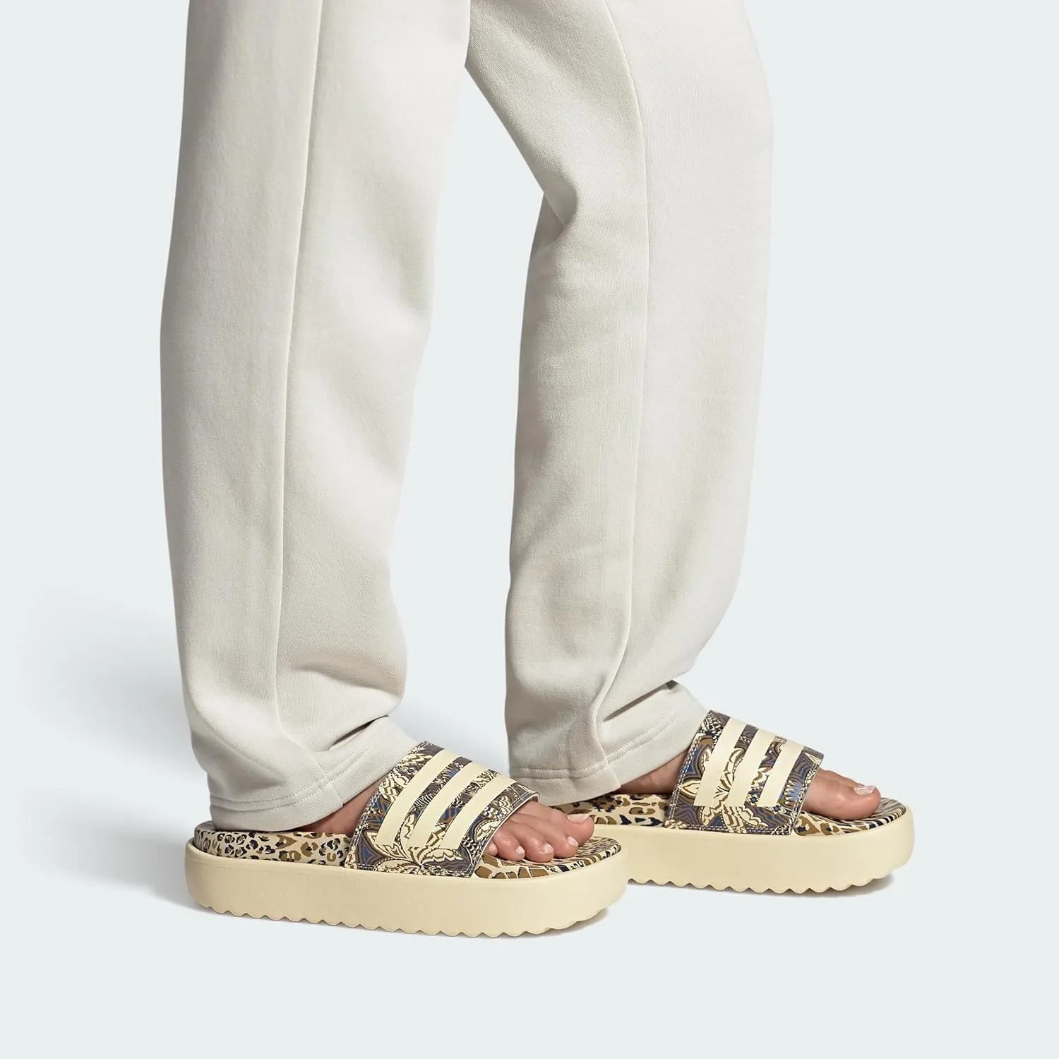 adidas Unisex-Adult Adilette Platform Slide Sandal