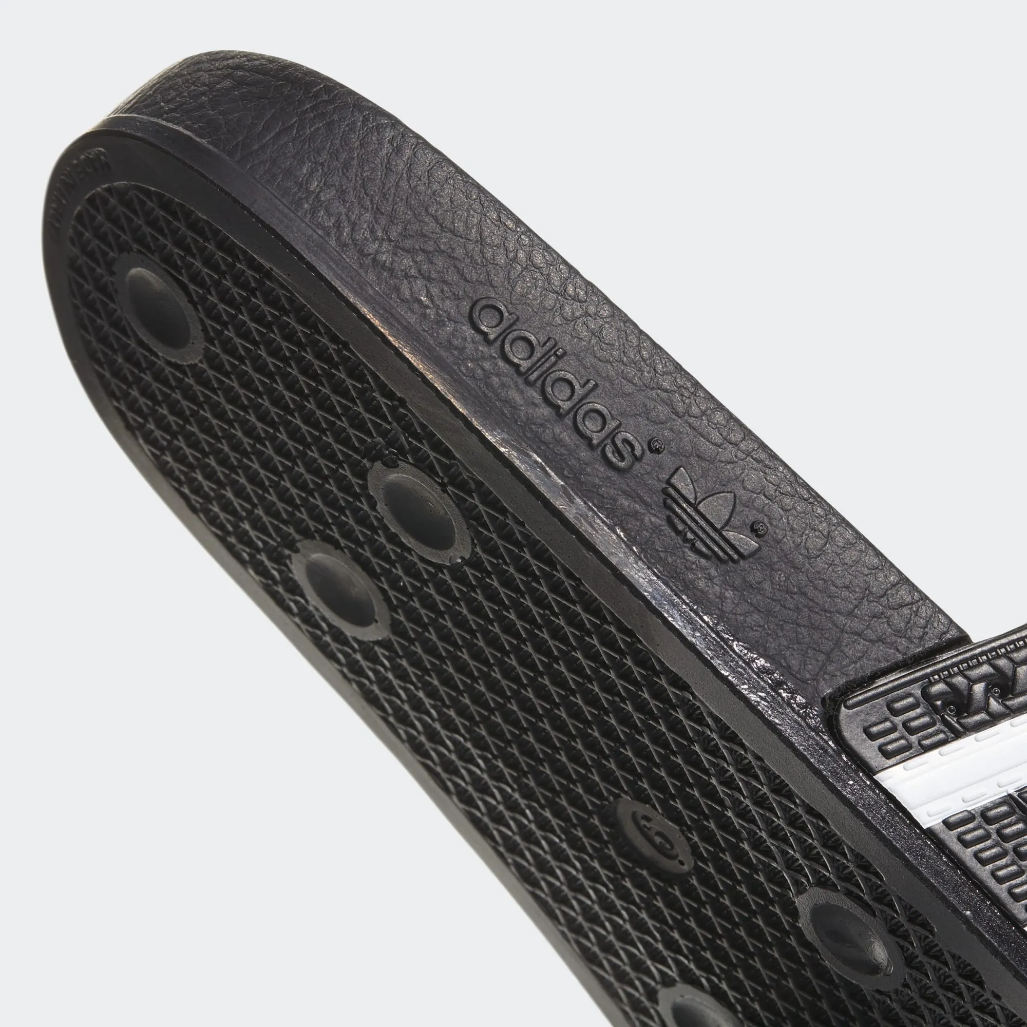 Adilette