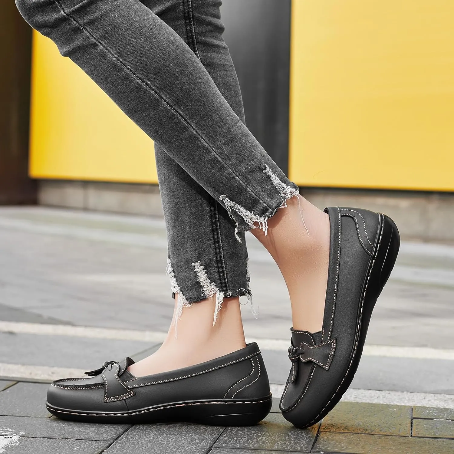 Artisure Women's Classic Comfort Leather Loafers Casual Slip-Ons Stylish Tassel Dress Shoes Cute Work Office Flats Everyday Walking Shoes
