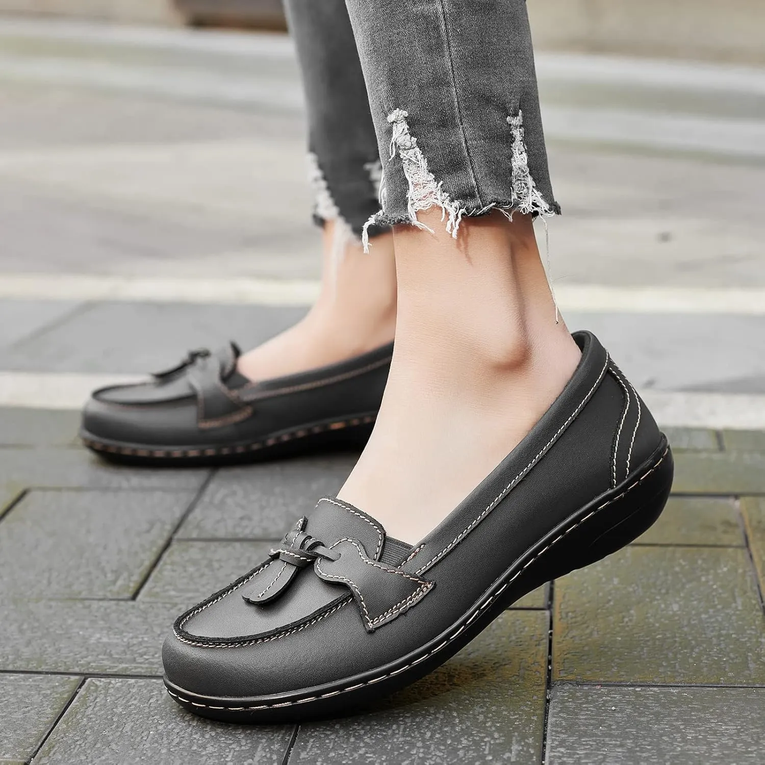 Artisure Women's Classic Comfort Leather Loafers Casual Slip-Ons Stylish Tassel Dress Shoes Cute Work Office Flats Everyday Walking Shoes