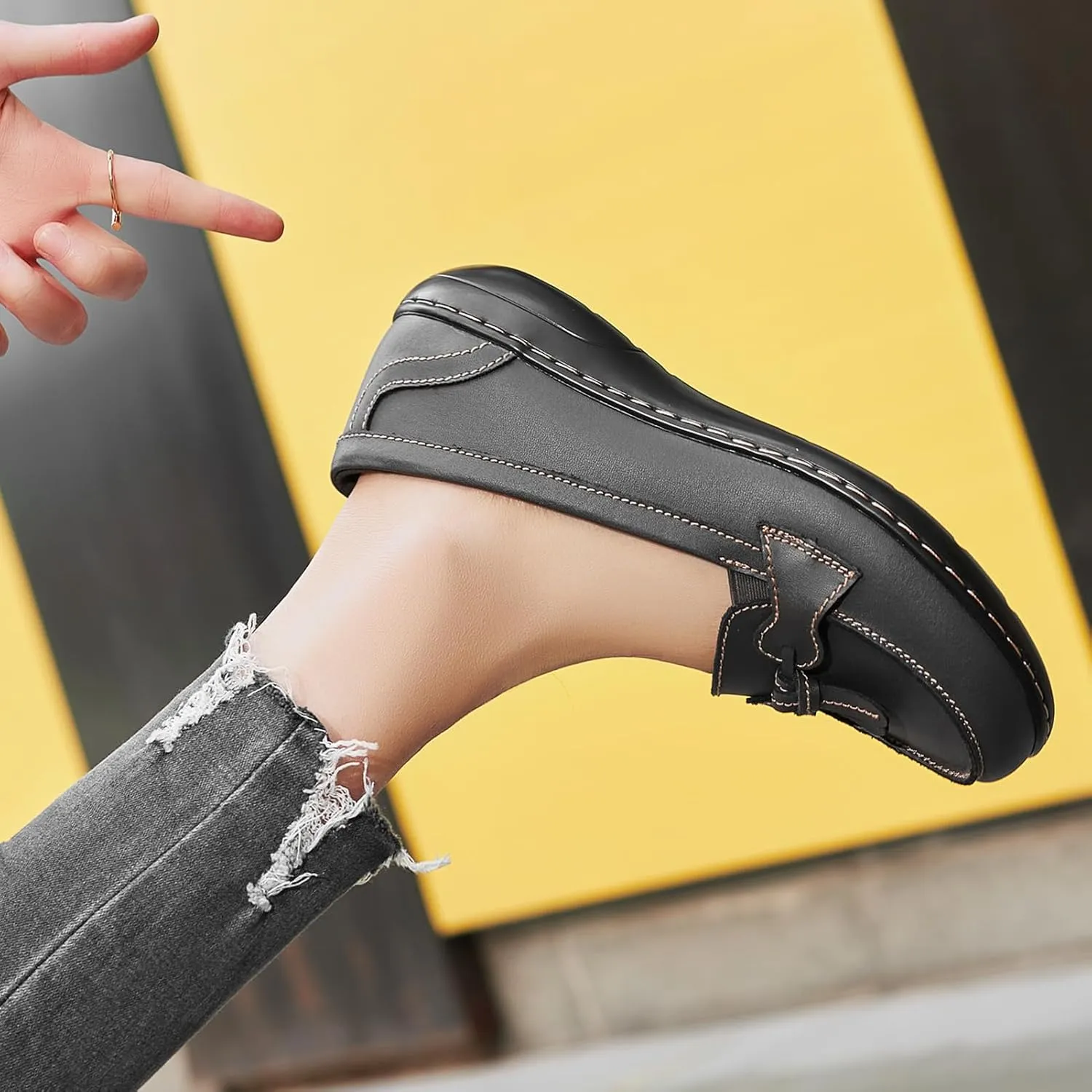 Artisure Women's Classic Comfort Leather Loafers Casual Slip-Ons Stylish Tassel Dress Shoes Cute Work Office Flats Everyday Walking Shoes