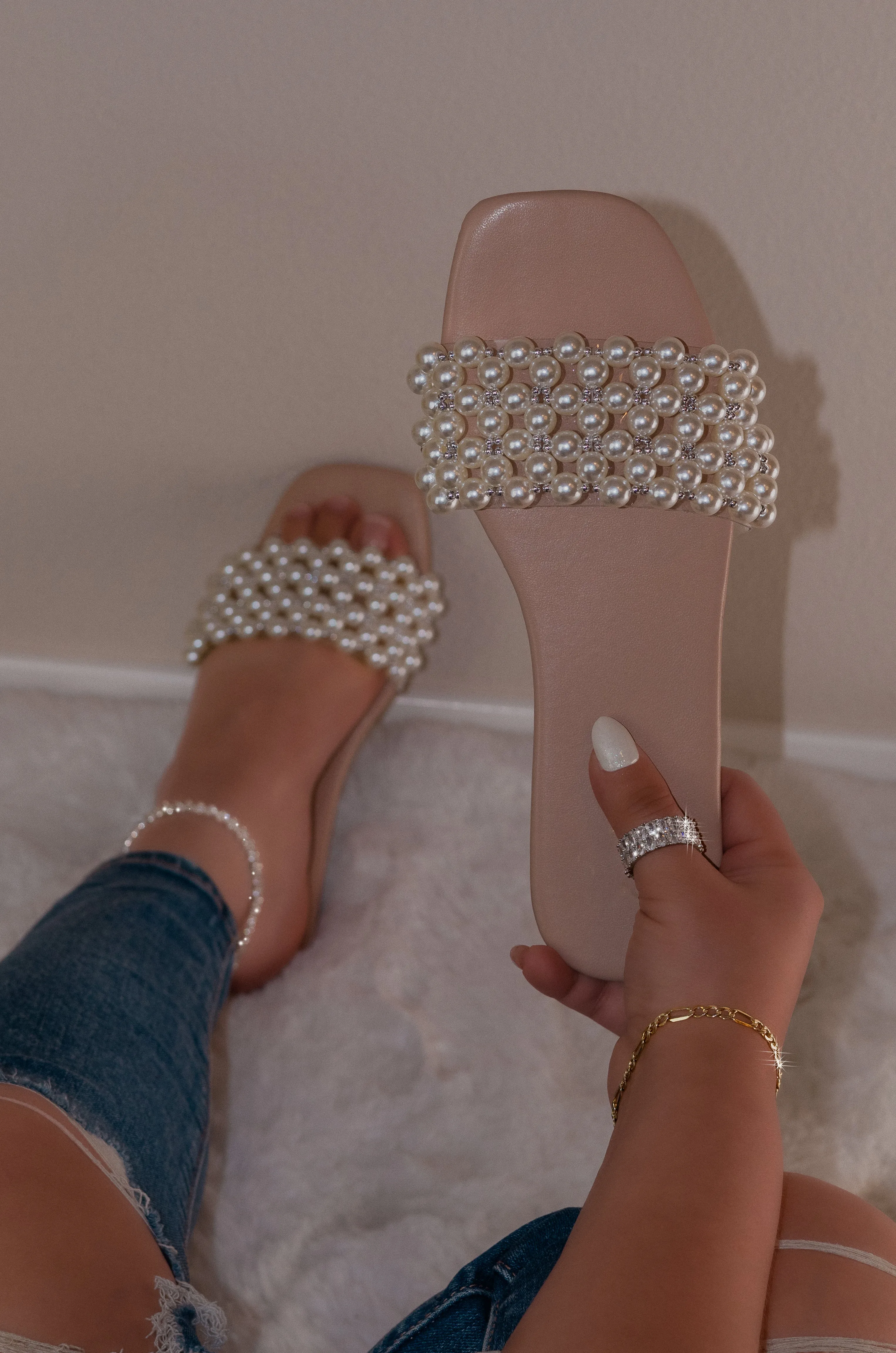 Avah - Faux Pearl Detailing Flat Sandals