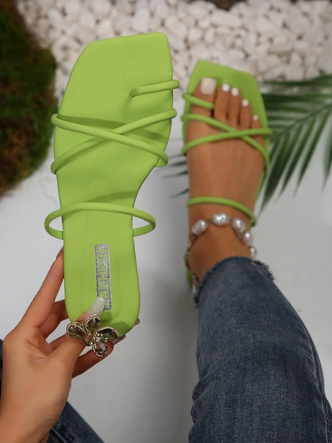 GORGLITTER Women's Criss Cross Strap Flat Sandals Ring Toe Thong Flip Flop