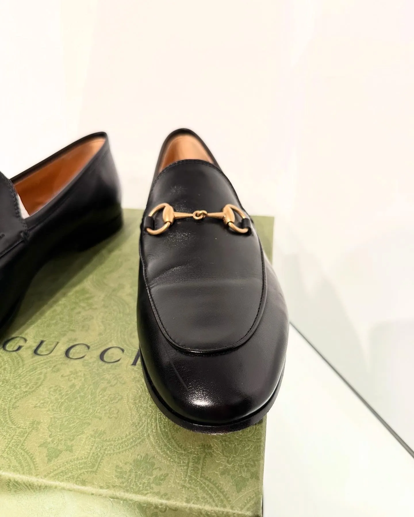 GUCCI Horsebit Black Leather Slip-On Loafers