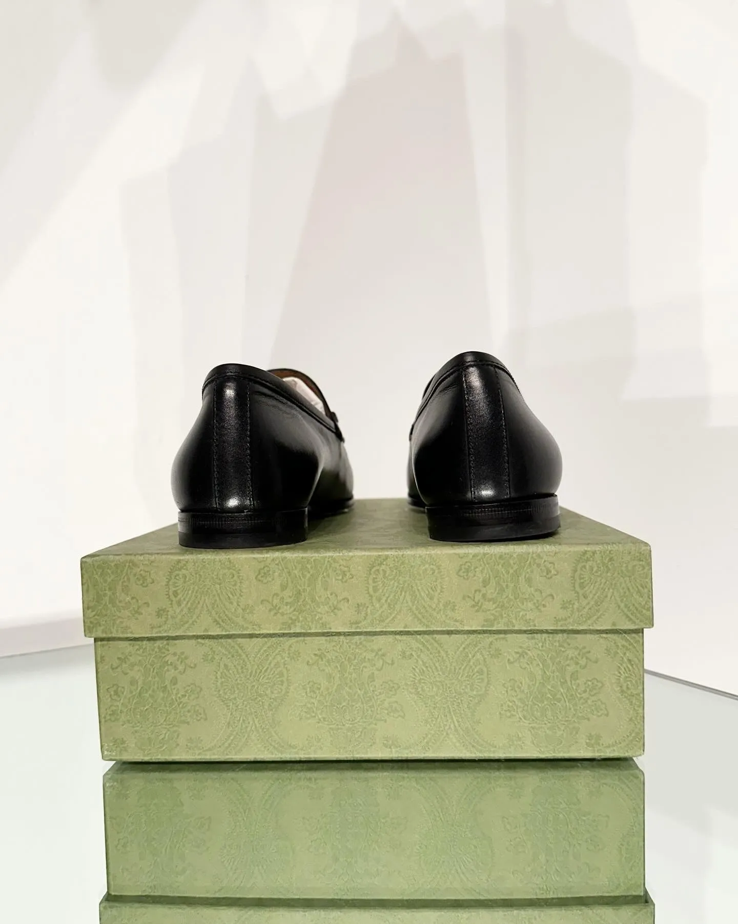 GUCCI Horsebit Black Leather Slip-On Loafers