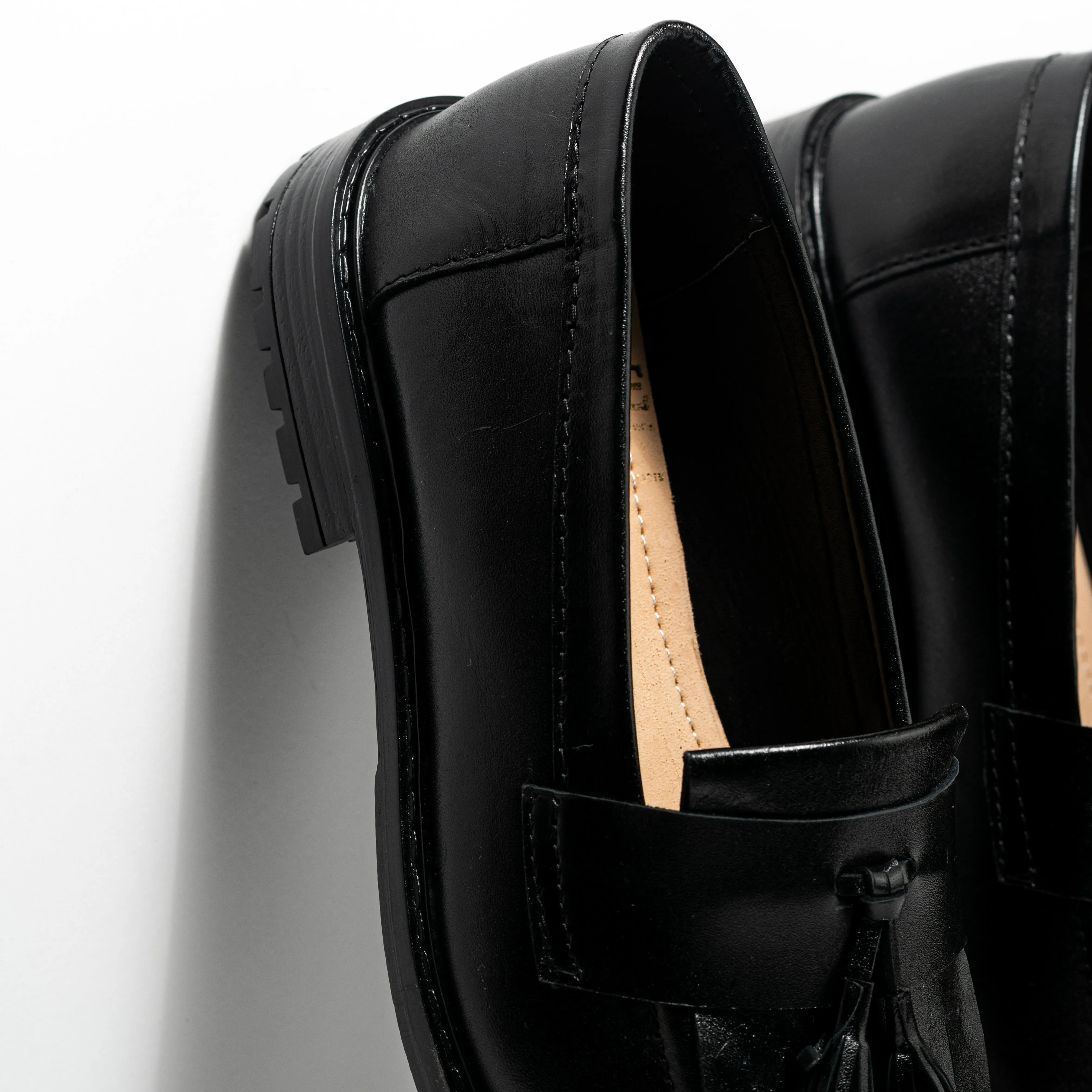 Hi-Shine Tassel (Black)