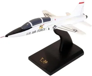 Mastercraft Collection T-38A Talon USAF - 1/48 scale model