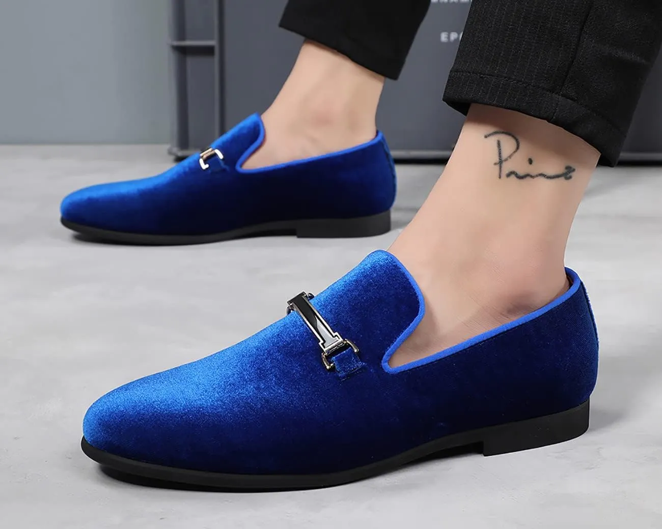 Mens Blue Dress Shoe Prom Velvet Loafers Red Wedding Shoes Horsebit Flat Driving Moccasin Shoes for Men