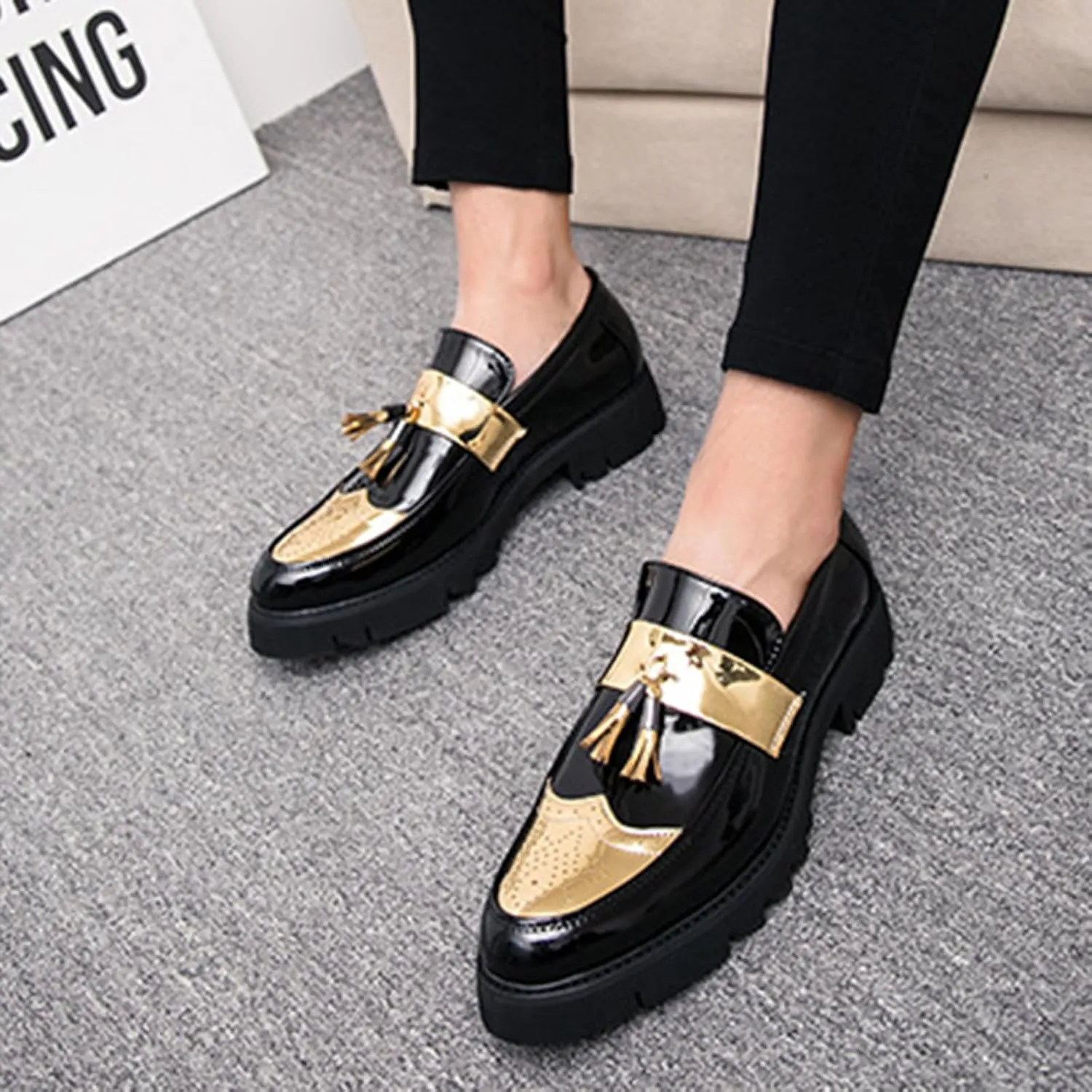 Men's Patent Leather Platform Slip-On Penny Loafers Shoes, Fashion Round Toe Tassel Non-Slip Lug Sole Dress Shoes,for Party Dating Prom