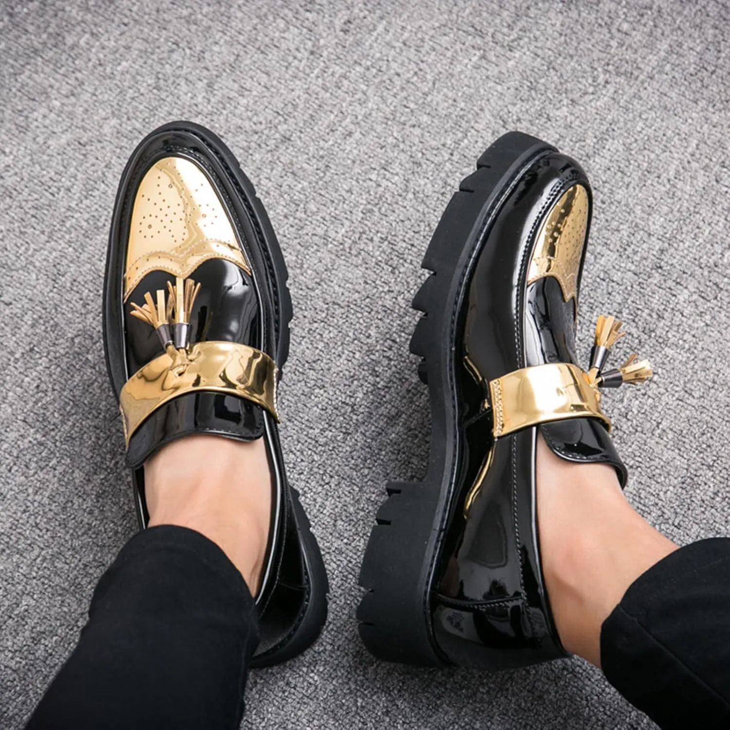 Men's Patent Leather Platform Slip-On Penny Loafers Shoes, Fashion Round Toe Tassel Non-Slip Lug Sole Dress Shoes,for Party Dating Prom