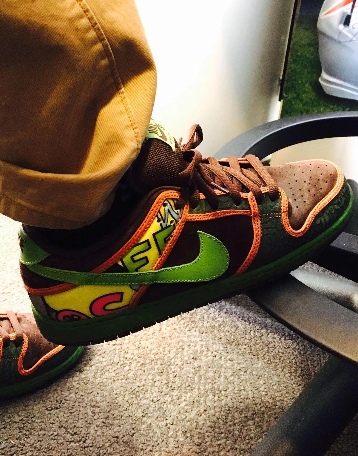Nike SB Dunk Low De La Soul (2015)
