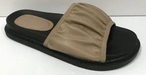RUCHED PADDED FLAT SLIDERS IN MOCHA