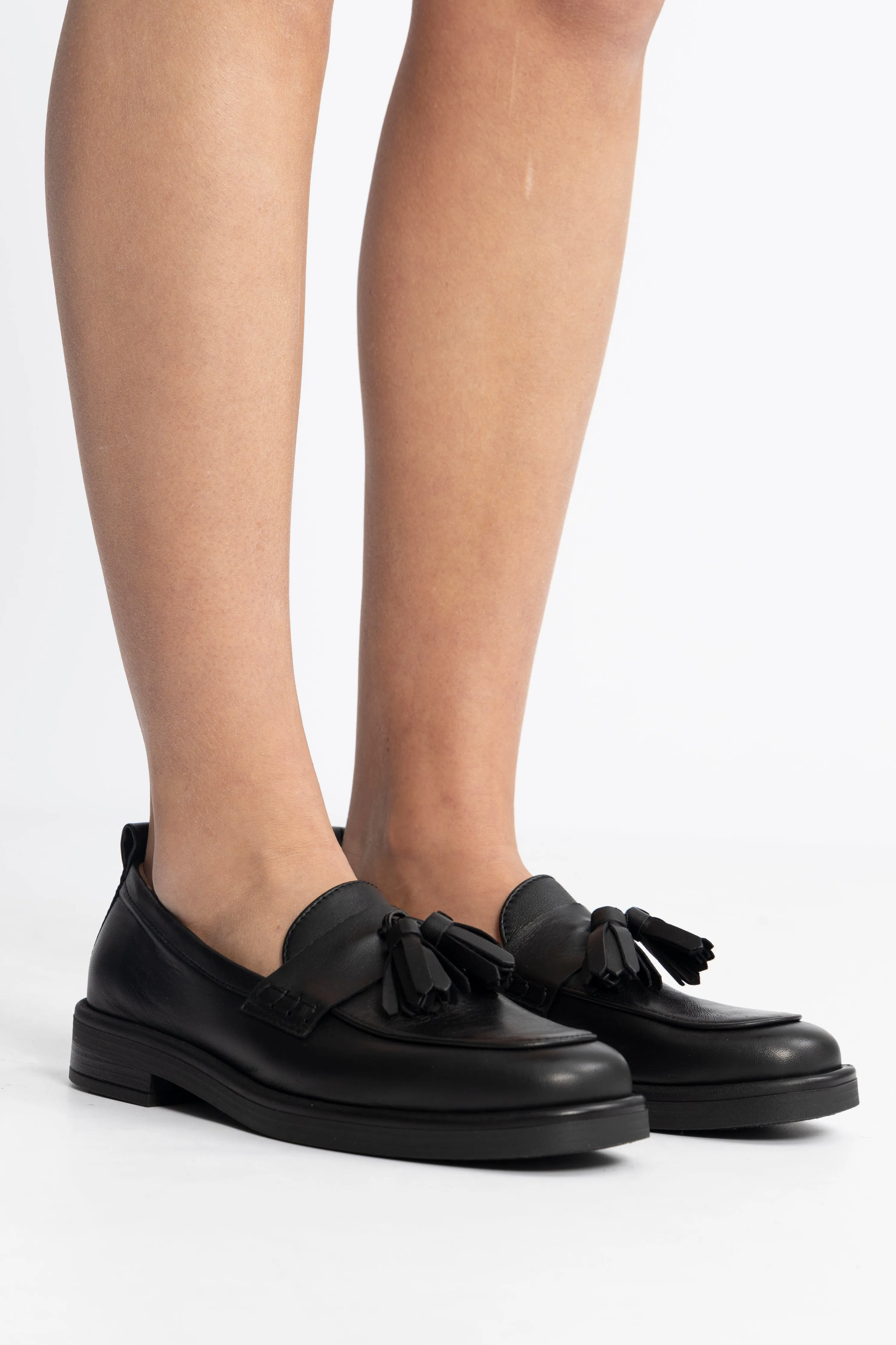 Shelly Tassel - Black