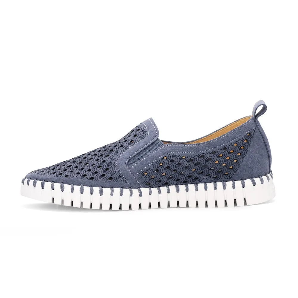 Sneaker Tulip by Ilse Jacobsen