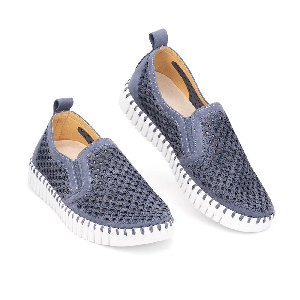 Sneaker Tulip by Ilse Jacobsen