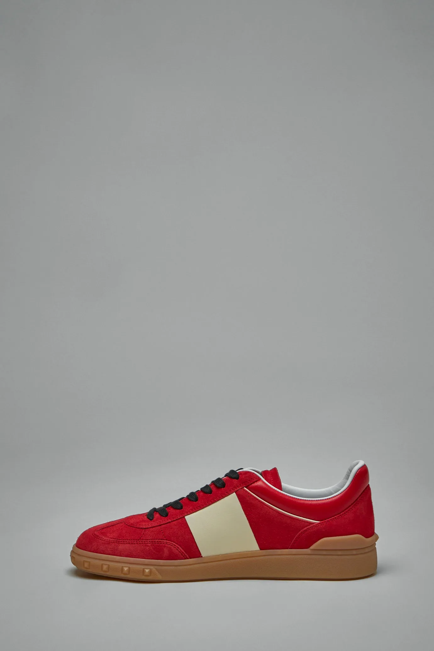 Upvillage Low Top Trainer