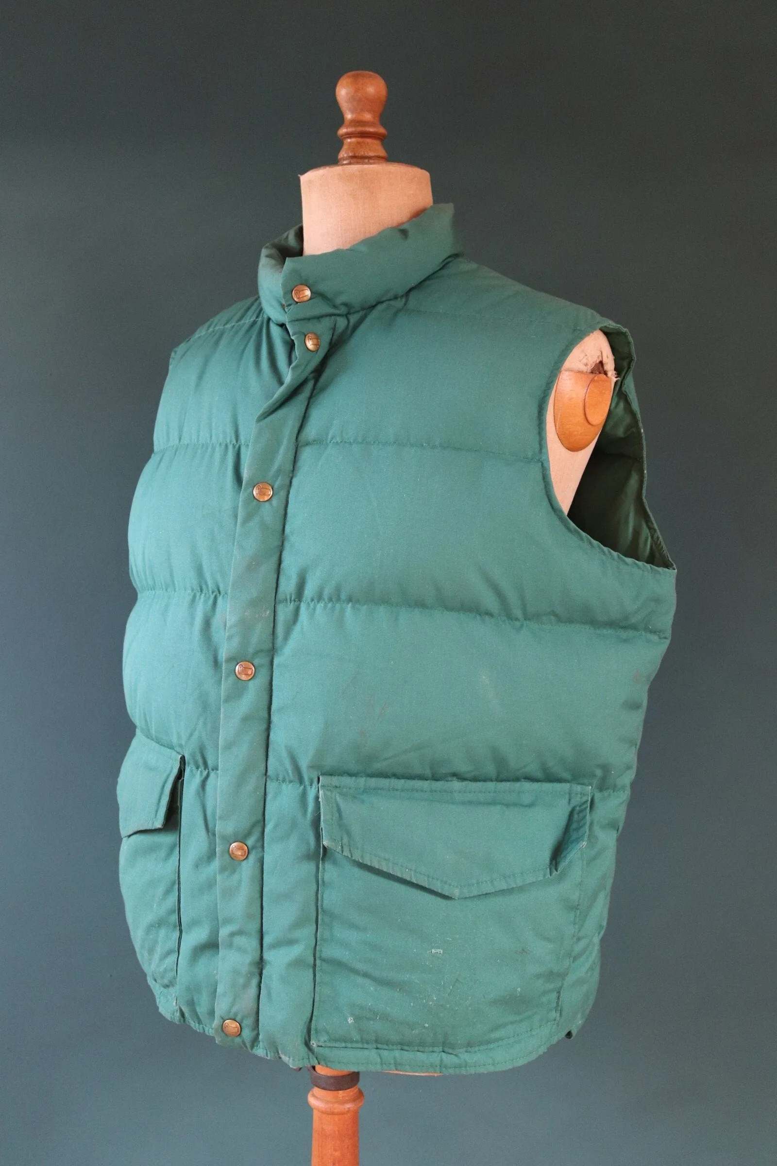 Vintage 1980s down vest - green puffer gilet - Woolrich feather waistcoat - insulated windbreaker for winter - 52" chest