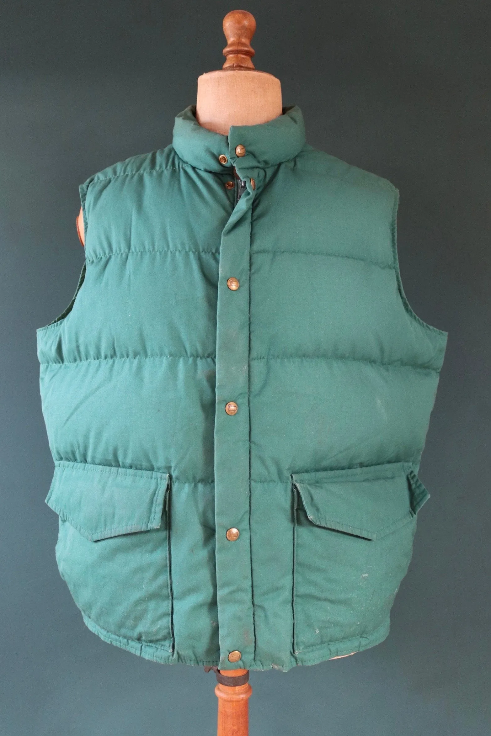 Vintage 1980s down vest - green puffer gilet - Woolrich feather waistcoat - insulated windbreaker for winter - 52" chest