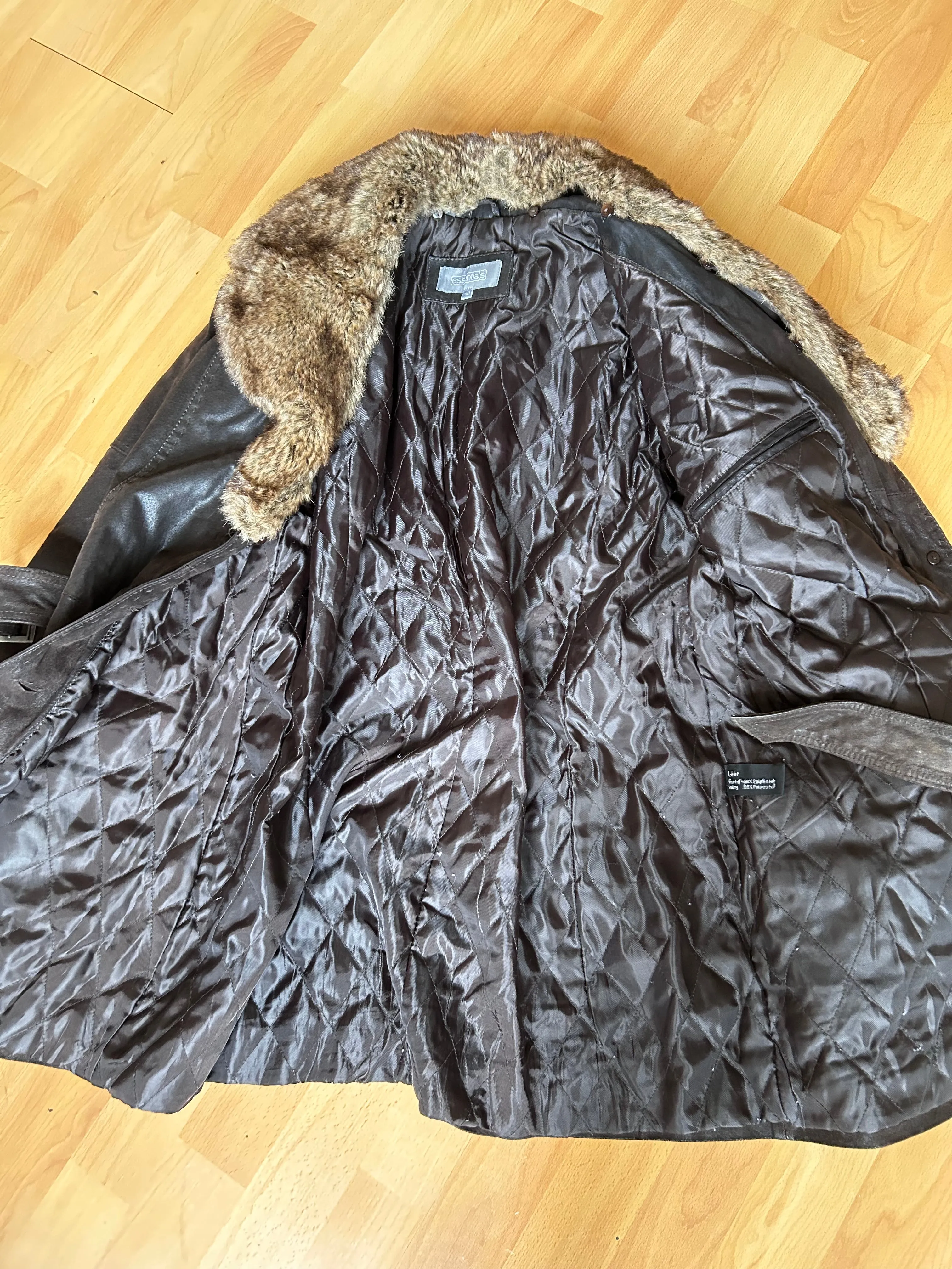 Vintage leather coat with padded lining XL