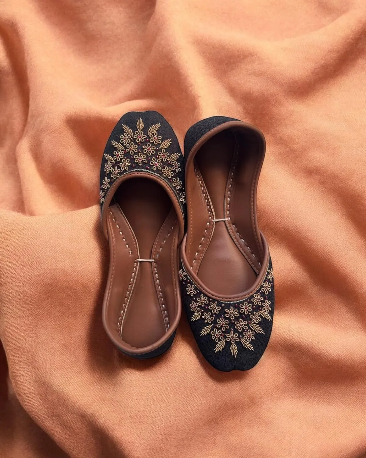Women’s Traditional Handmade Jutti Khussa